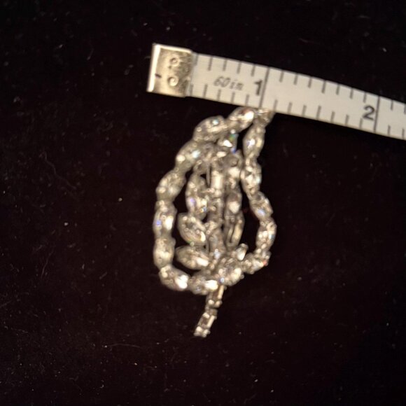 Vintage large clear prong set rhinestone Leaf Broach - Picture 4 of 10